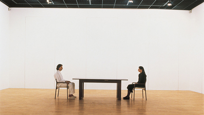 Marina Abramović et Ulay, Nightsea Crossing, Sitting au macLYON les 9 et 10 octobre 1986 Collection macLYON © Adagp, Paris 2021